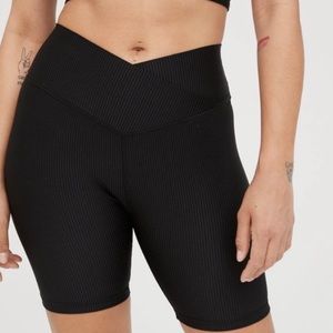 Aerie Offline Crossover Ribbed Biker Shorts